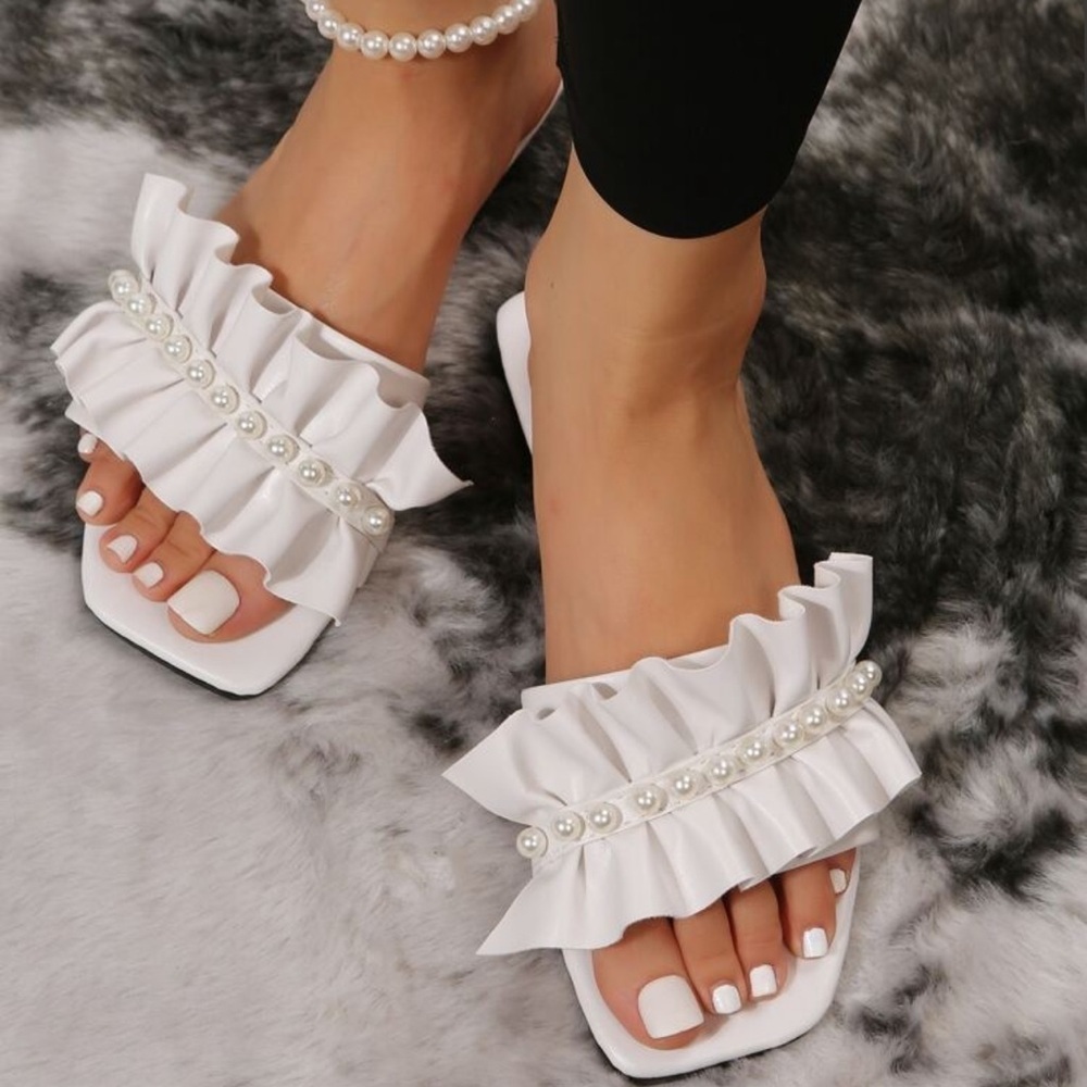 Shein White Pearl Ruffle Slide Sandals – Size 8 (39) - Picture 2 of 7